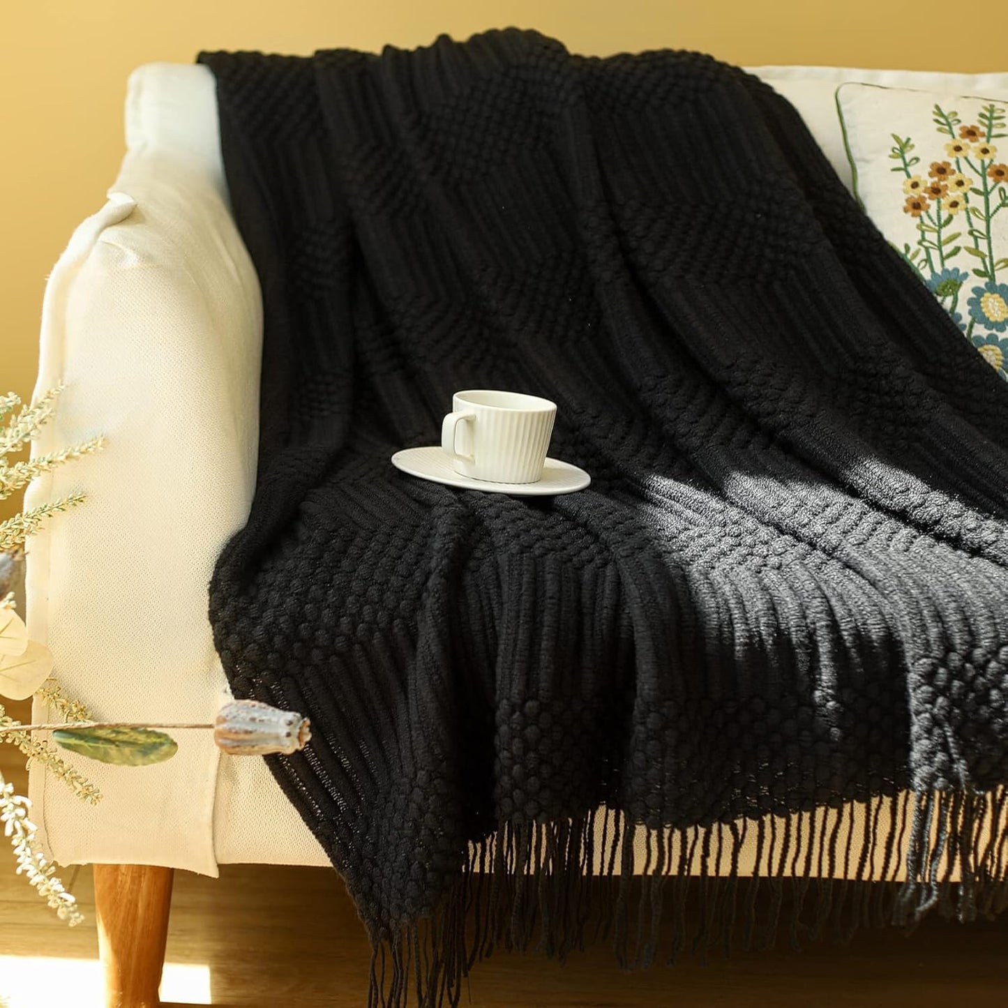 Blagic Knitted Throw Blanket for Couch, Bed and Sofa. Super Soft Blanket with Tassels, Black Throw Blanket, 60 x 80 Inches Lightweight & Cosy Home Decor