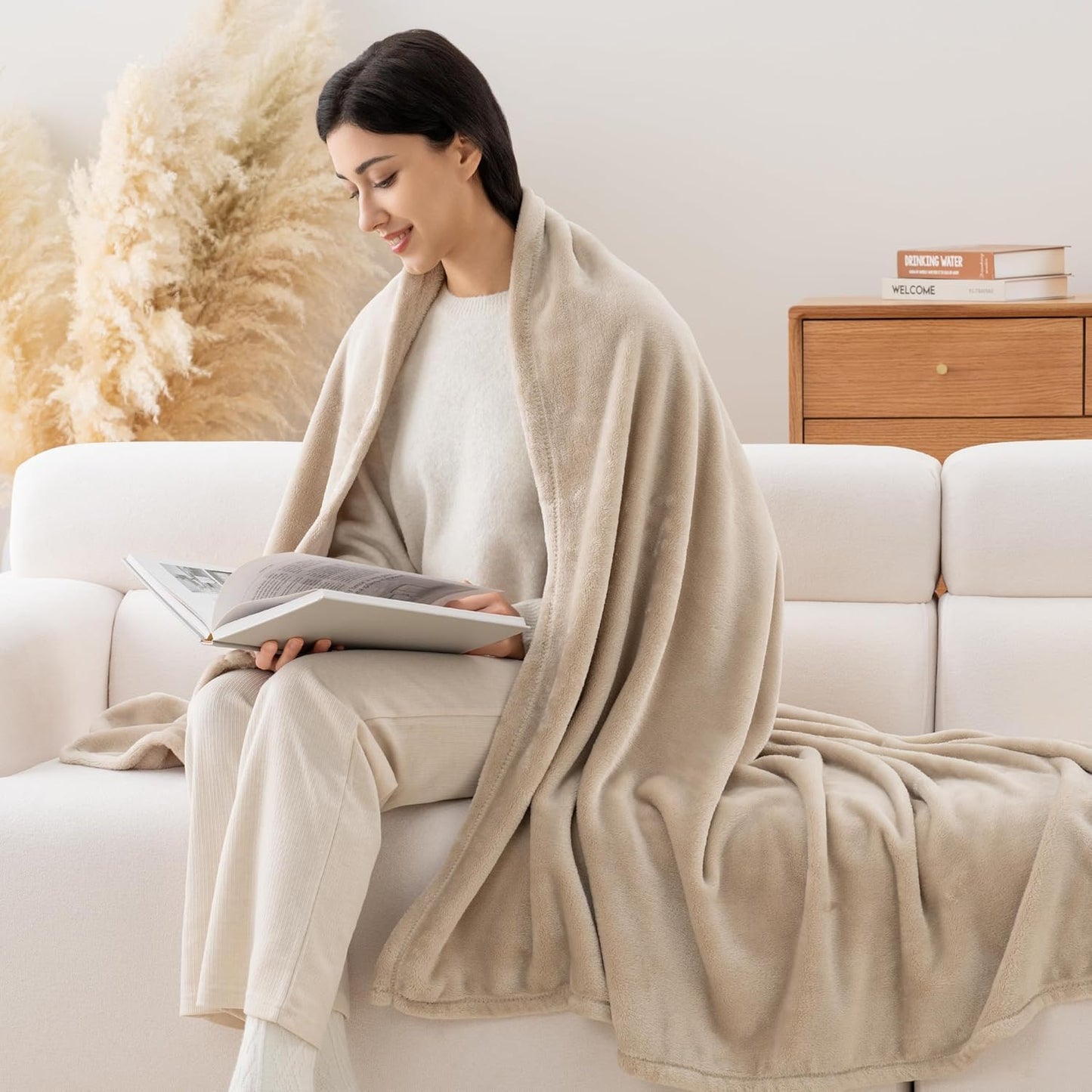 Luxury Fleece Warm Throw Blanket, Soft Lightweight Velvety Plush Throw for Couch and Bed, Cozy Comfy for All Seasons(Grain, 50×70 Inches)