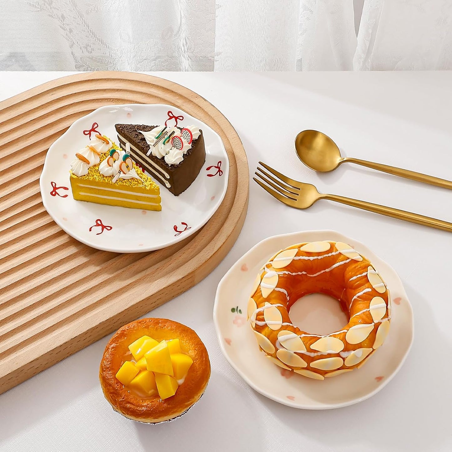 Koythin Ceramic Dessert Plates, Cute Fruits Dinner Plate, Printed Flowers Dinnerware for Office and Home, Kitchen Plates for Desserts (Double Line Bow)