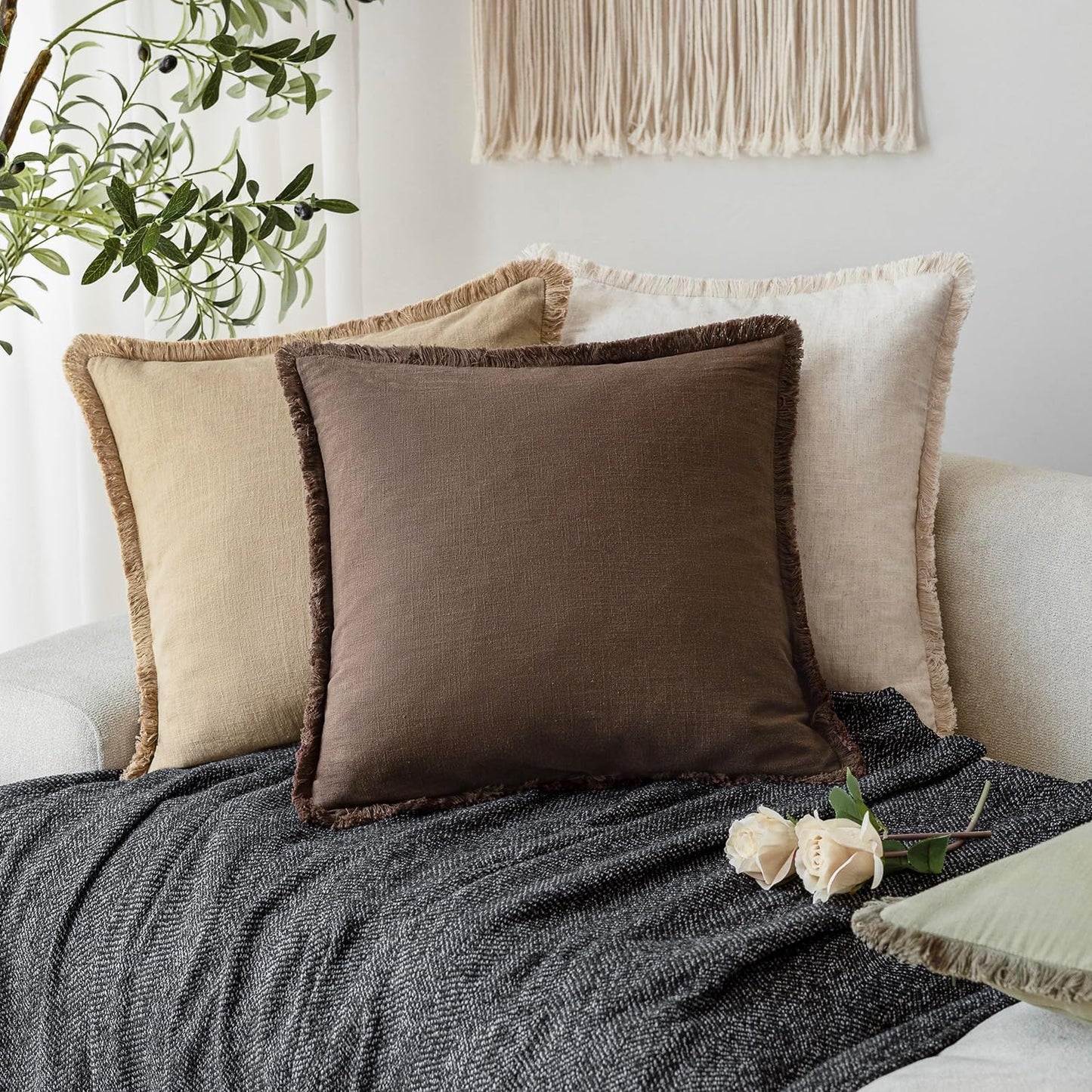 Foindtower Decorative Linen Fringe Throw Pillow Covers Cozy Boho Farmhouse Cushion Cover with Tassels Soft Accent Pillowcase for Chair Sofa Bed Living Room Home Decor, 18×18 Inch, 1PC,Reddish Brown