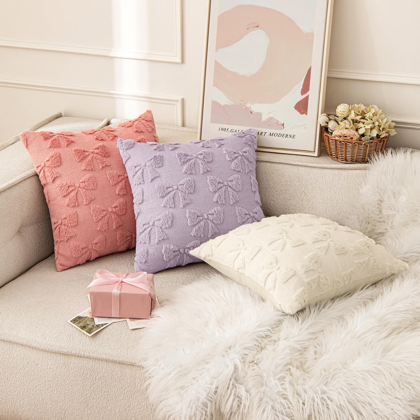 MIULEE Light Purple Bow Pillow Covers Coquette Room Decor Aesthetic Set of 2 Decorative Cute Girl Throw Pillow Soft Plush Faux Pillowcase for Girl Bed Couch Sofa,20x20 Inch