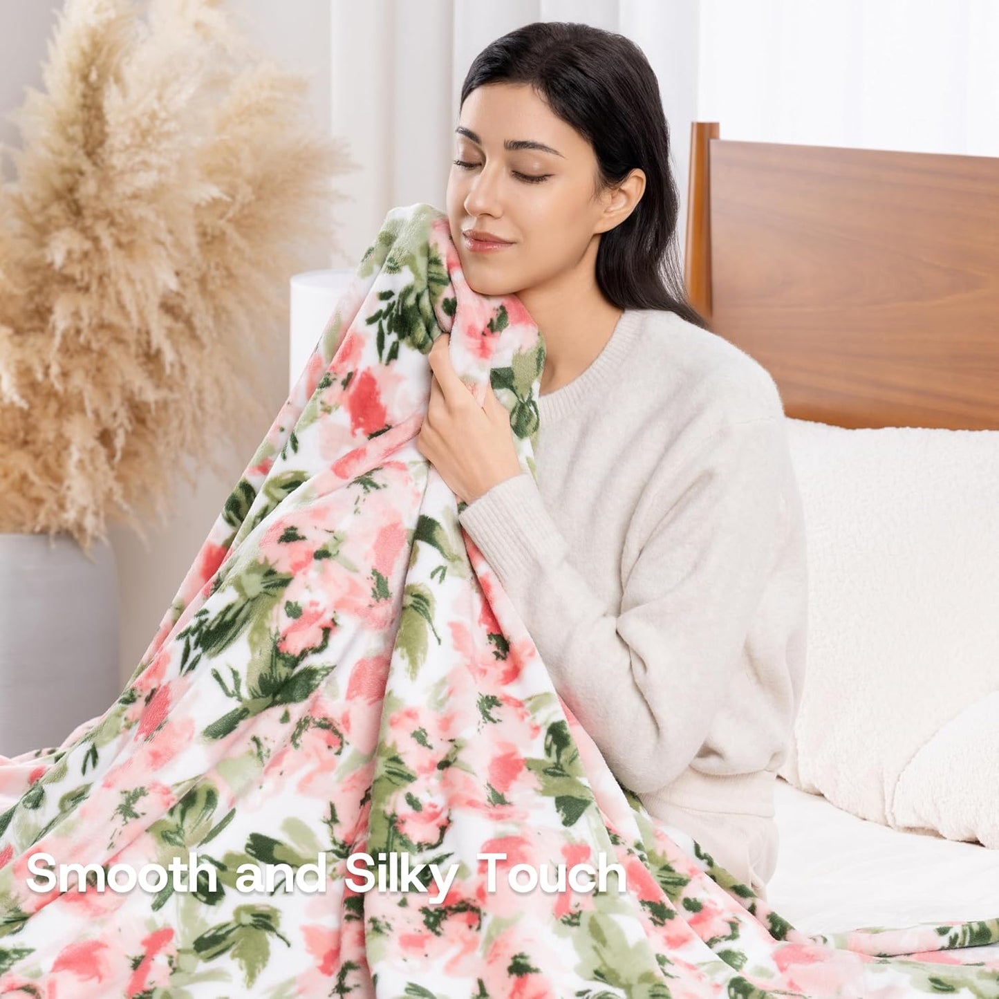 Luxury Printed Fleece Warm Blanket, Soft Lightweight Velvety Plush Throw for Couch and Bed, Cozy Comfy for All Seasons(Ivory Pink Flowers, 108×90 Inches)