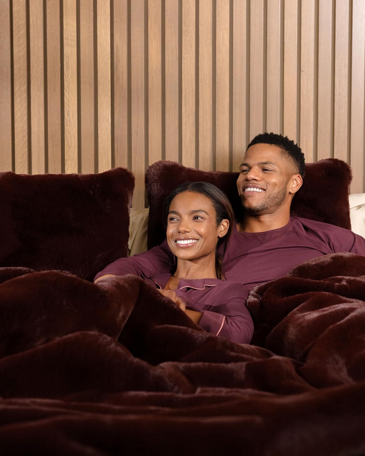 Cozy Earth Cuddle Blanket - Faux Fur Ultra-Soft Luxury Throw Blanket - Thick & Cozy Oversized Design for Lounging or Sharing - Machine Washable - Throw 60" x 50" Burgundy