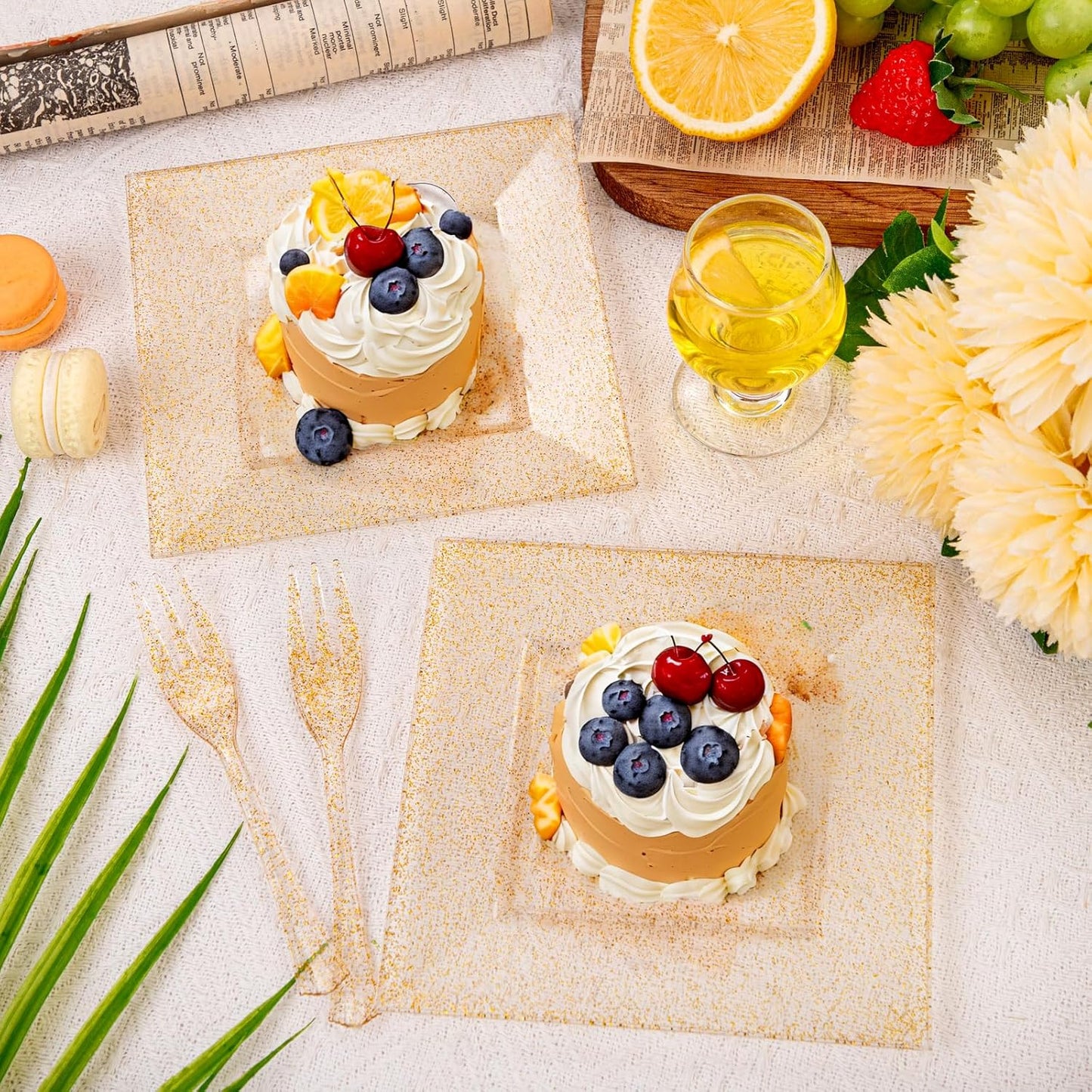 DaYammi 100Pcs Gold Glitter Dessert Plates Including 50Pcs Appetizer Plates 6",50Pcs Plastic Forks 5.7",Gold Glitter Plastic Square Plate for Party,Gold Salad Plate with Cake Fork for Birthday Wedding