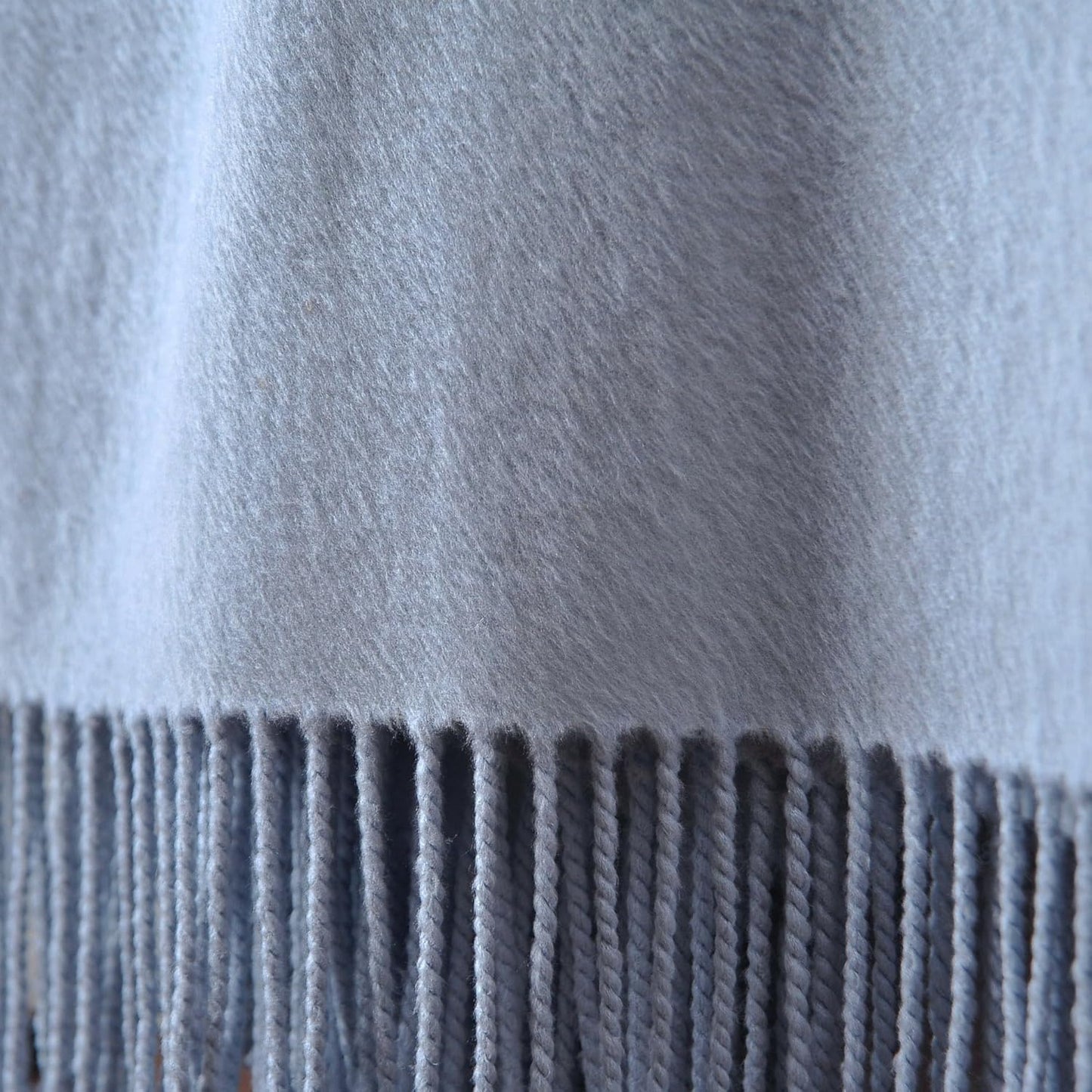 CUDDLE DREAMS Silk Throw Blanket with Hand-Knotted Fringe, Natural, Soft & Breathable (Blue)