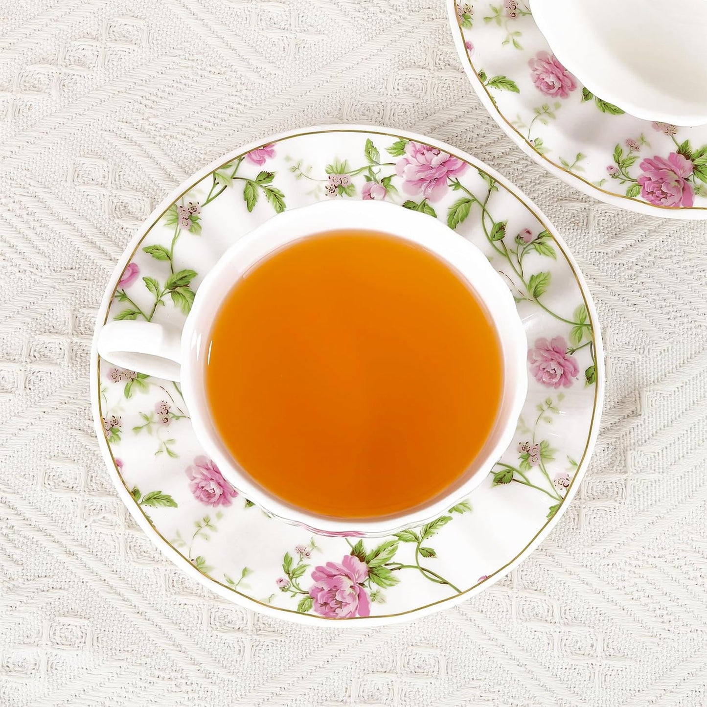 fanquare Bone China Tea Cups Set for 2, Rose Garden Style Porcelain Tea Cups with Saucers and Spoons, 5oz English Coffee Mugs Gift Set