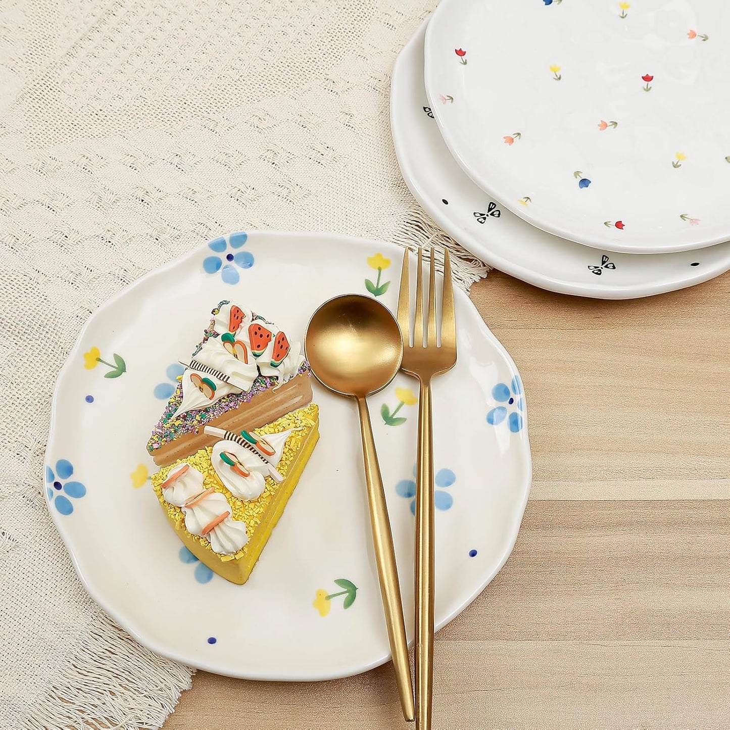 Koythin Ceramic Dessert Plates, Cute Fruits Dinner Plate, Creative Plates Design, Printed Flowers Dinnerware for Office and Home, Kitchen Plates for Desserts (Tulip Small Floral)