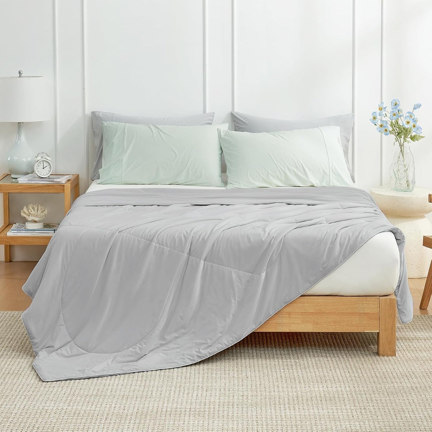 Cozy Bliss Cooling Comforter Queen Size, Cooling Blankets for Hot Sleepers and Night Sweats, Gray Summer Comforter for Queen Size Bed, Breathable Soft Lightweight Silk Smooth