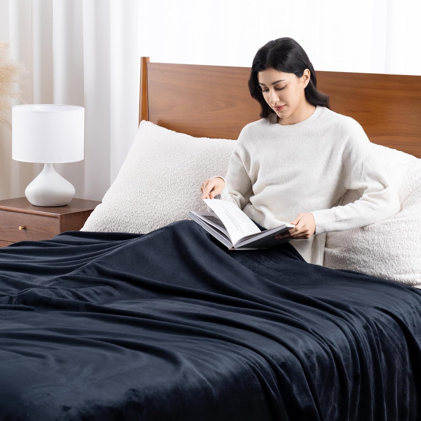 Luxury Fleece Warm Blanket, Soft Lightweight Velvety Plush Blanket for Sofa and Bed, Cozy Comfy for All Seasons(Black, 90×90 Inches)