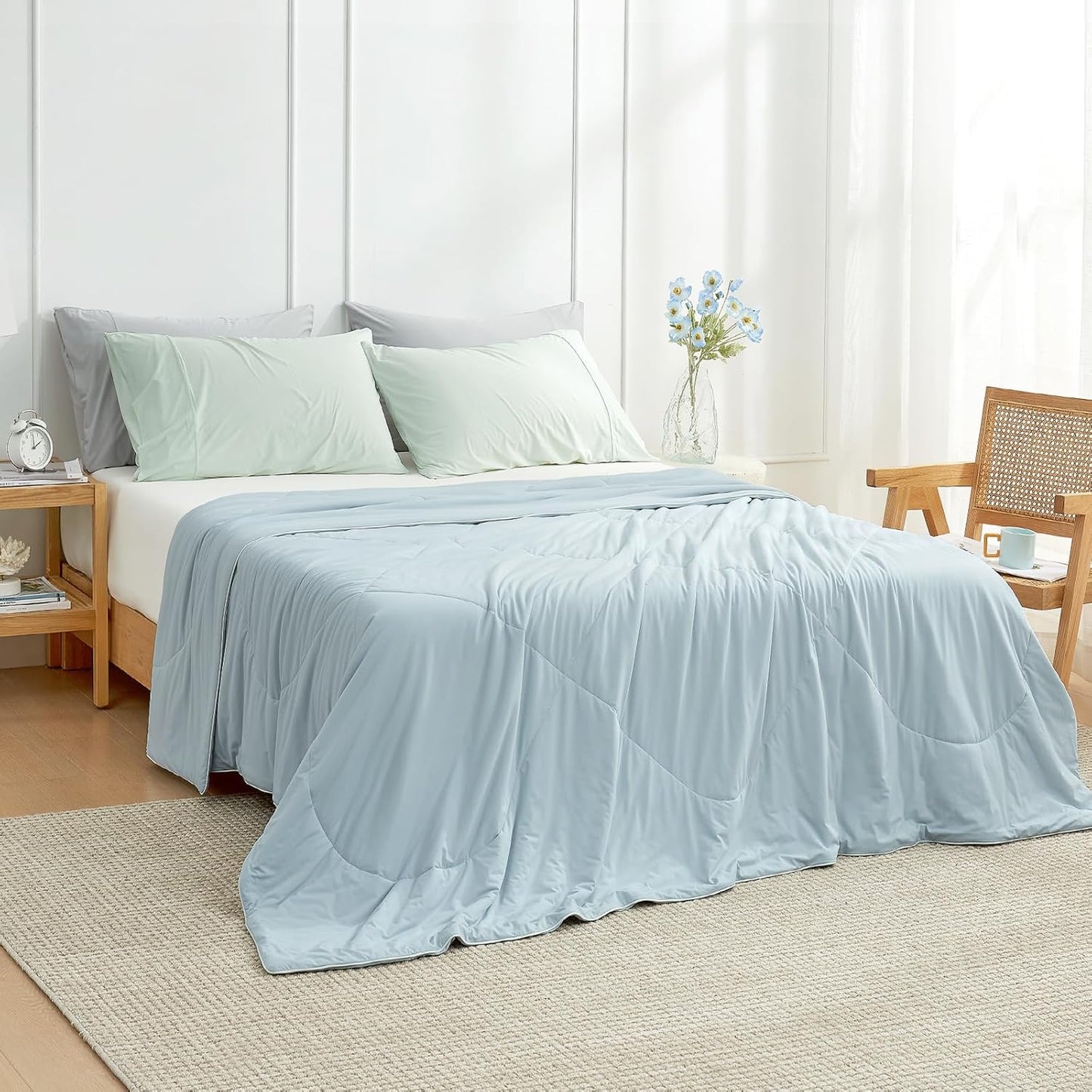 Cozy Bliss Cooling Comforter Twin Size, Cooling Blankets for Hot Sleepers and Night Sweats, Blue Summer Comforter for Twin Size Bed, Breathable Soft Lightweight Silk Smooth