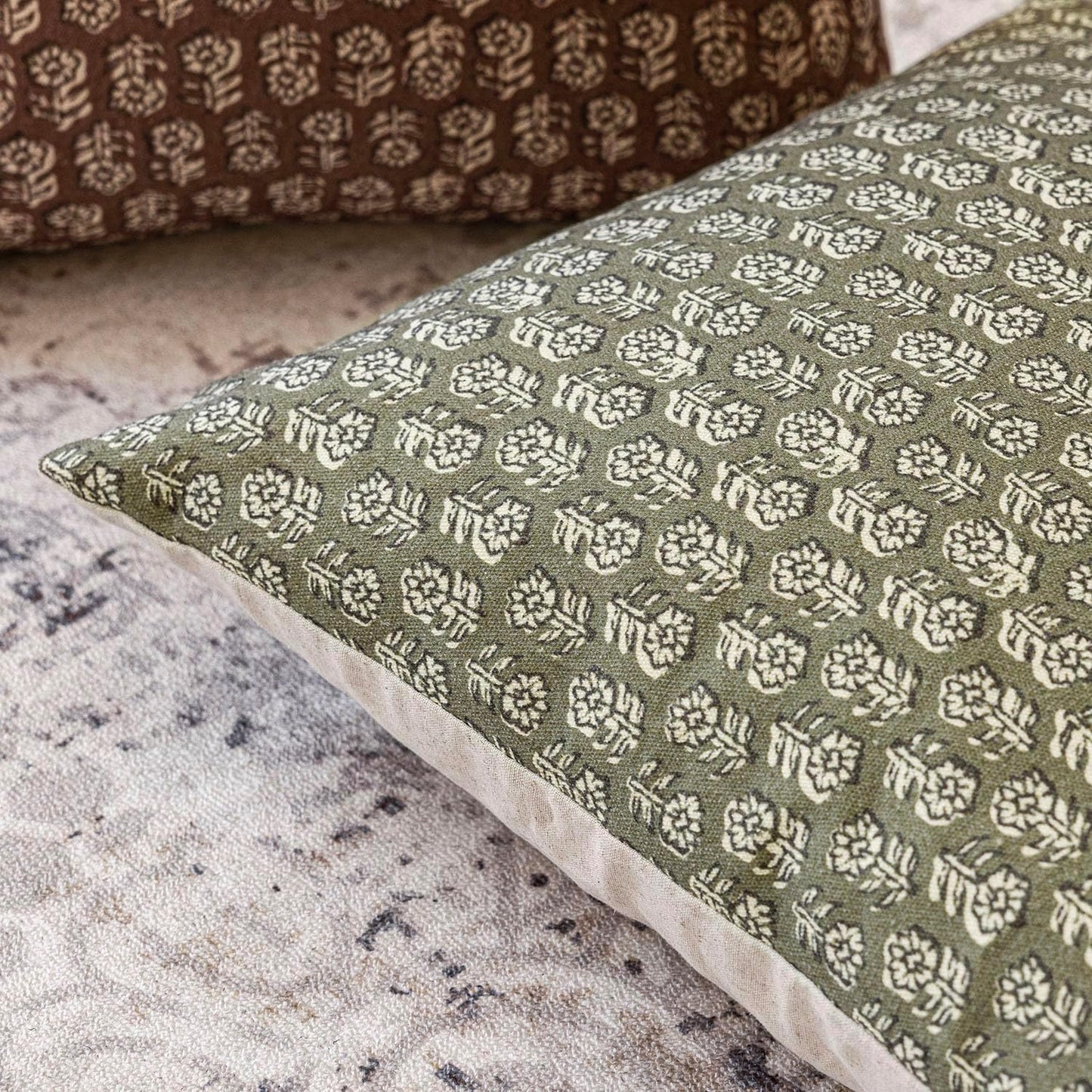 Foindtower Set of 2 Decorative Vintage Floral Print Throw Pillow Covers Neutral Modern Farmhouse Cushion Covers Boho Home Decor for Sofa Couch Chair Bedroom Living Room,22×22 Inch,Sage Green