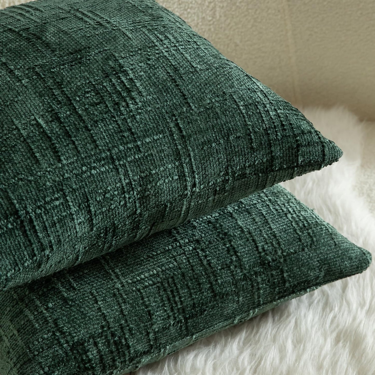 MANDIOO Pack of 2 Soft Chenille Textured Throw Pillow Covers Lumbar Accent Solid Decorative Cushion Cover Cozy Farmhouse Pillow Case for Couch Sofa Bed Living Room 16x24 Inch Dark Green