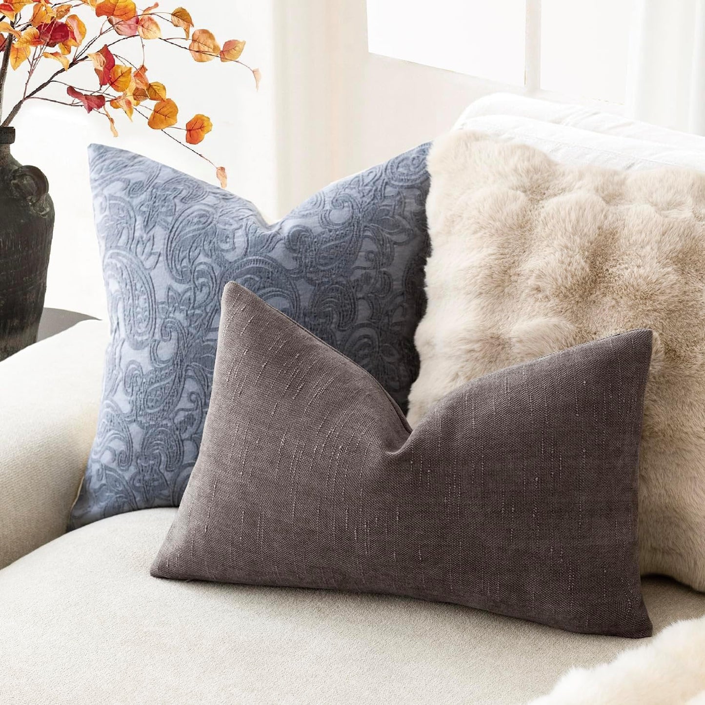 Foindtower Pack of 2 Soft Textured Chenille Throw Decorative Pillow Covers Lumbar Accent Solid Cushion Cover Cozy Farmhouse Pillow Case with Zippe for Couch Sofa Bed Living Room 12x24 Inch, Charcoal