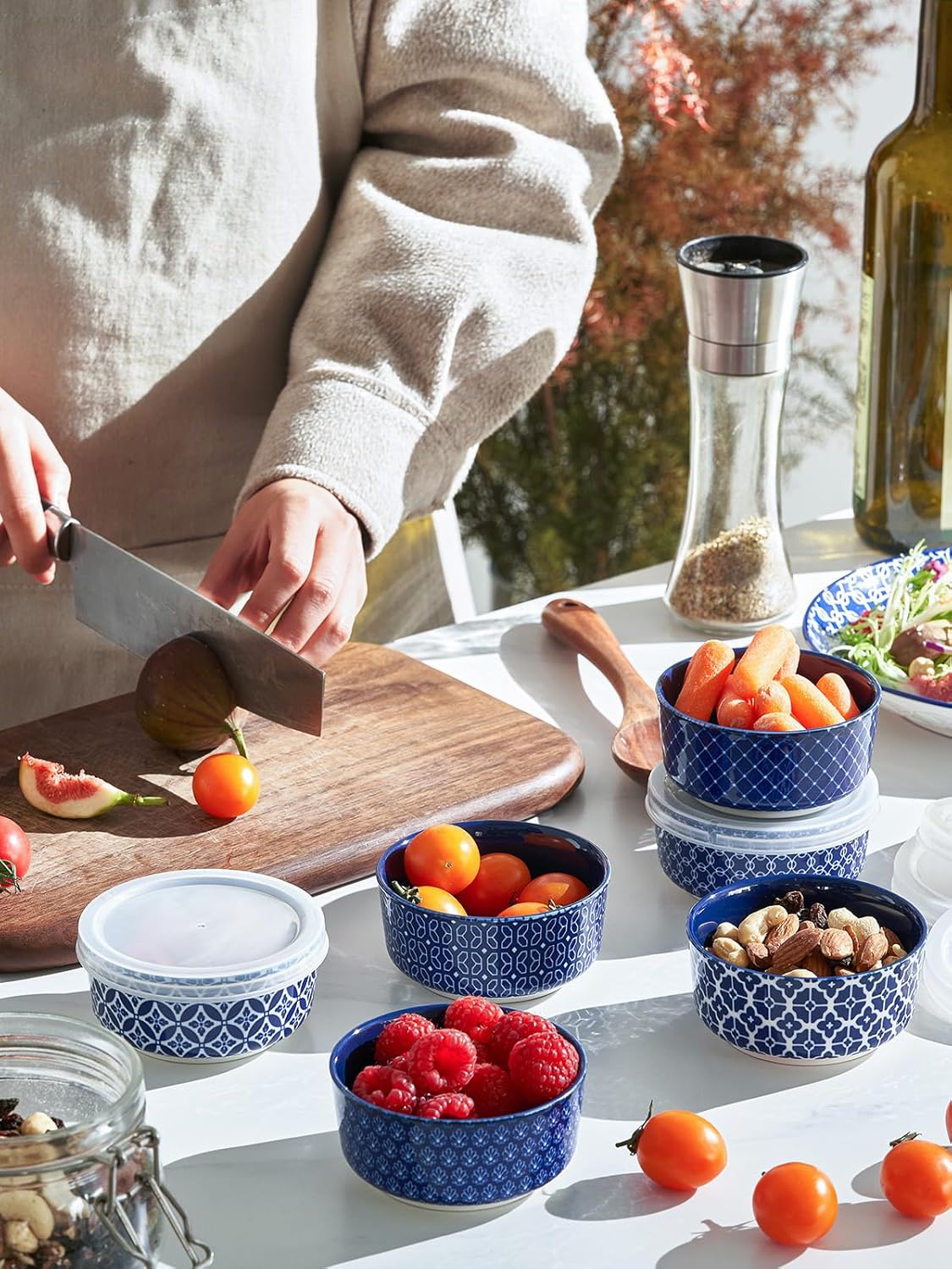 DOWAN Ramekins with Lids 4 oz, Ceramic Dipping Bowls with Lids, Small Oven Safe Baking Cups, For Personal Creme Brulee, Souffle, Custard, Ice Cream, Dipping Sauce Bowls, Set of 6, Vintage Blue