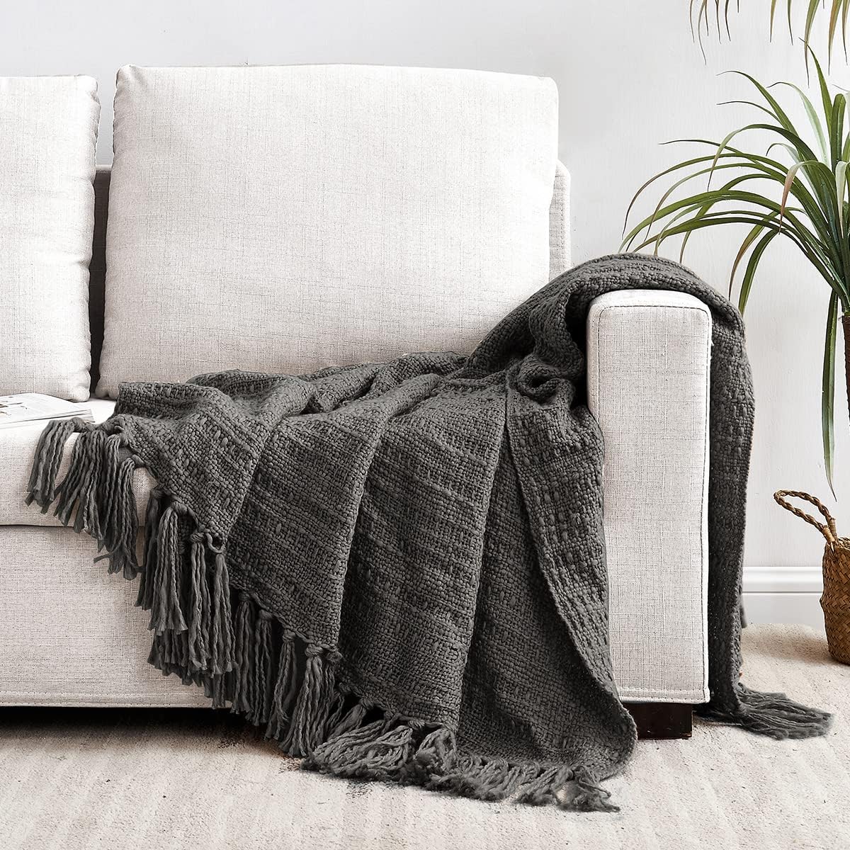 Chunky Knit Throw Blanket, Grey Soft Warm Cozy Bed Throw Blanket with Tassels, Boho Style Textured Knitted Home Decorative Blanket for Couch, Sofa &Bed, 50"x60"