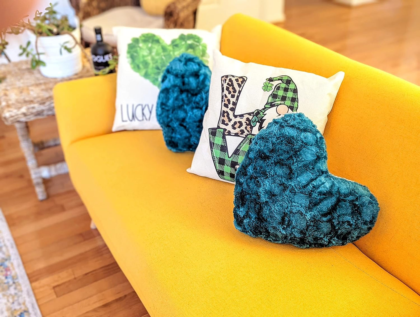 DaDa Bedding Hand-Made Dreamy Heart Shaped Faux Fur Pillow - Lucky Emerald Green Luxury Throw Cushion with Sewn Insert - Fluffy Soft White Sherpa Backside - 16” x 14”