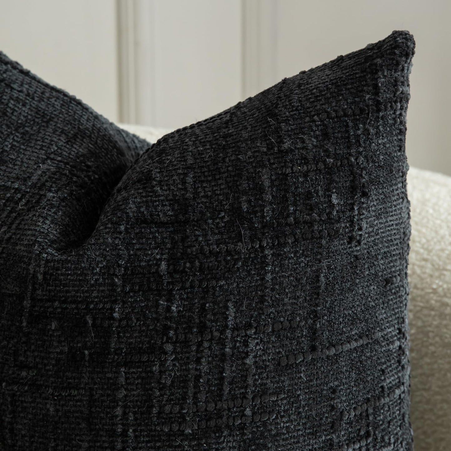 MANDIOO Pack of 2 Soft Chenille Textured Throw Pillow Covers Square Accent Solid Decorative Cushion Cover Cozy Farmhouse Pillow Case for Couch Sofa Bed Living Room 20x20 Inch Black