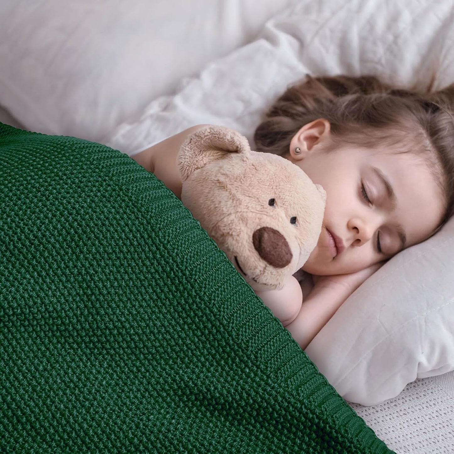 CozeCube Christmas Green Throw Blanket for Couch, Soft Cozy Cable Knit Throw for Bed Sofa Living Room, Lightweight Warm Decorative Farmhouse Christmas Blanket, 50"x60", Emerald Green