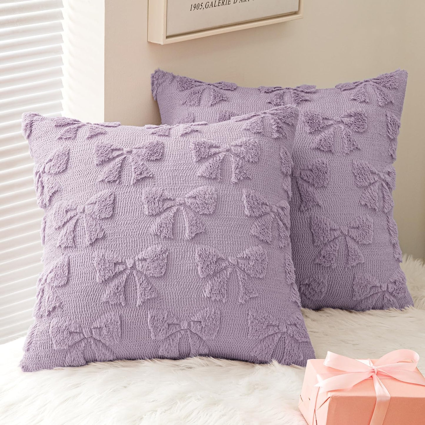 MIULEE Light Purple Bow Pillow Covers Coquette Room Decor Aesthetic Set of 2 Decorative Cute Girl Throw Pillow Soft Plush Faux Pillowcase for Girl Bed Couch Sofa,20x20 Inch
