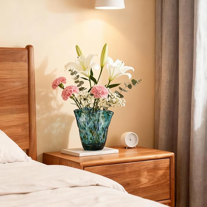 Hand-Blown Glass vase, Green Wide-Mouth Petal-Shaped vase, Modern Glass Art Decoration, Ideal for Living Rooms, Kitchens, Weddings, Dining Tables, and Office Centerpiece Floral Arrangements.