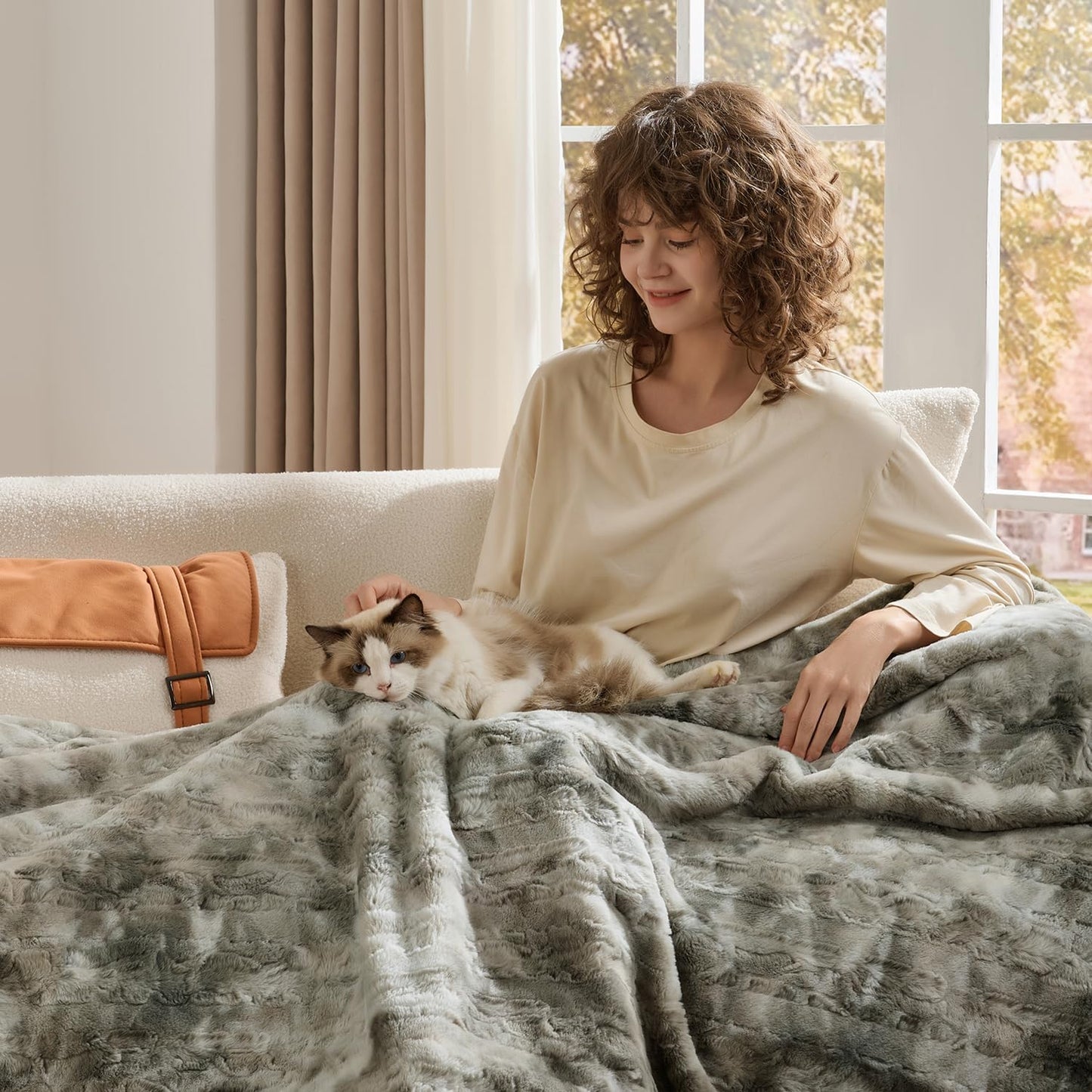 Krifey Grey Faux Fur Blanket Queen Size for Bed, 3D Marble Texture Soft Cozy Fuzzy Plush Thick Warm Blanket, Luxury Christmas Birthday Gifts for Women Mom Men, Room Decor, Marbled Grey, 90x90in