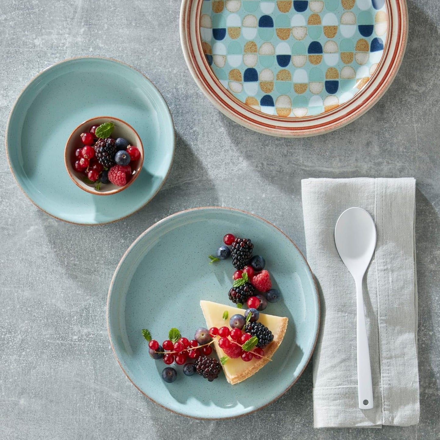 Denby - Heritage Pavillion Medium Plates Set of 4-8.25in Blue Scratch & Chip Resistant Dinner, Lunch, Salad Plates For Everyday Use - Ceramic Stoneware Tableware Dish - Dishwasher & Microwave Safe