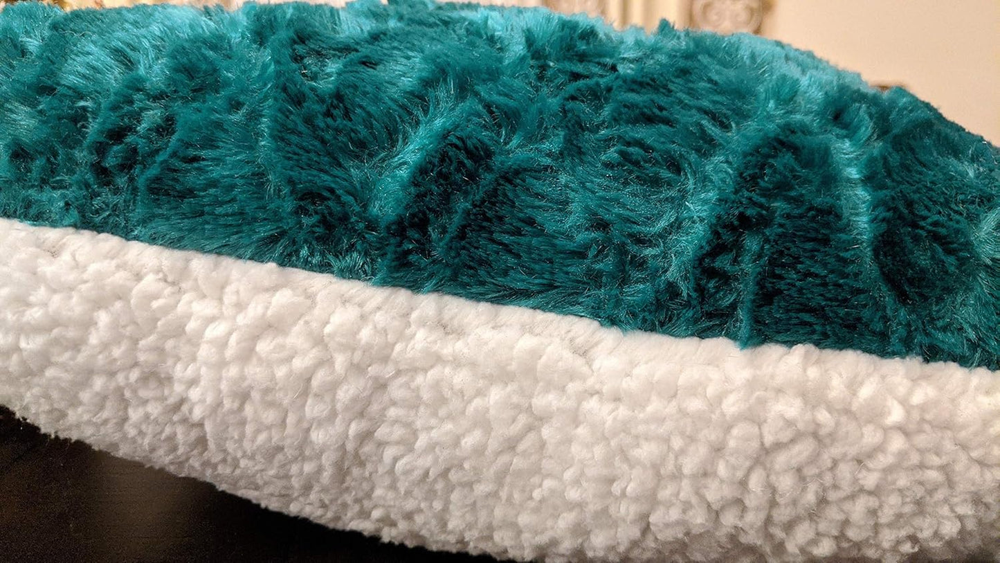 DaDa Bedding Hand-Made Dreamy Heart Shaped Faux Fur Pillow - Lucky Emerald Green Luxury Throw Cushion with Sewn Insert - Fluffy Soft White Sherpa Backside - 16” x 14”