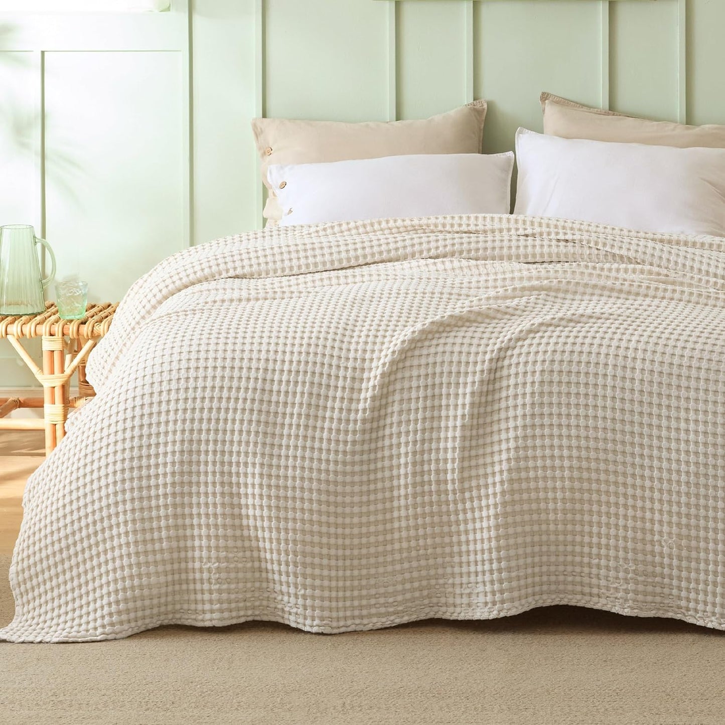 Bedsure Cooling Cotton Waffle King Size Blanket - Lightweight Breathable Blanket of Rayon Derived from Bamboo for Hot Sleepers, Light Beige, 104x90 Inches