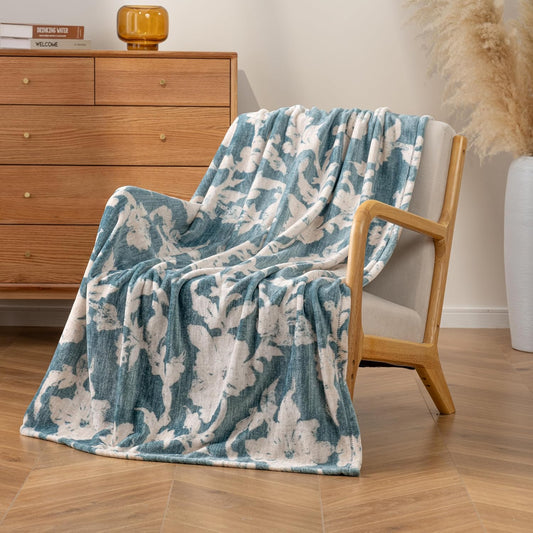 Luxury Printed Fleece Warm Throw Blanket, Soft Lightweight Velvety Plush Throw for Couch and Bed, Cozy Comfy for All Seasons(Blue Floral Silhouette, 50×70 Inches)