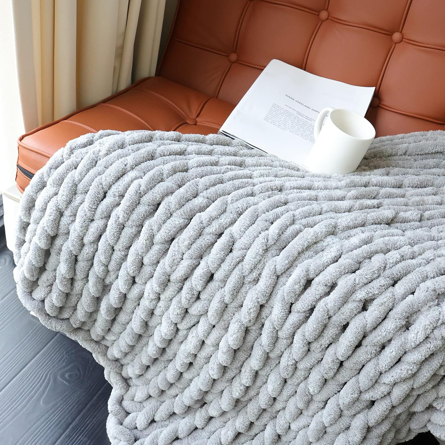 Maetoow Chenille Chunky Knit Blanket Throw （50×60 Inch）, Handmade Warm & Cozy Blanket Couch, Bed, Home Decor, Soft Breathable Fleece Banket, Christmas Thick and Giant Yarn Throws，Grey