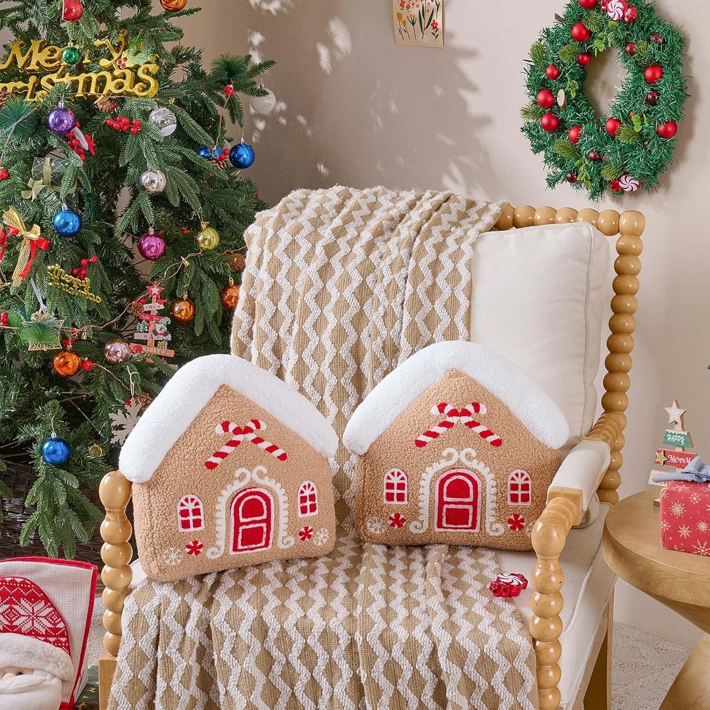 Lanpn Christmas Gingerbread House Pillows Set of 2, Christmas Decoration Winter Throw Pillows Soft 3D Shaped Ginger Bread House Throw Cushion for Sofa Bedroom Xmas Decor (12.8x13.4 inch)