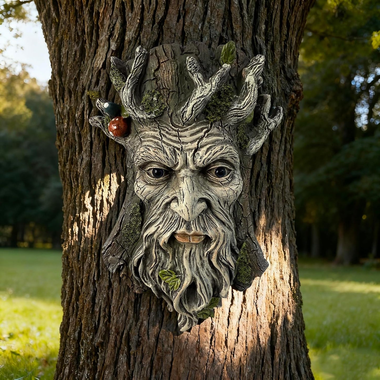 Blue Eye Mushroom Tree Face Sculpture, Funny Blue Eye Mushroom Old Man Tree Hugger Statue, Indoor & Outdoor Creative Props for Garden and Home