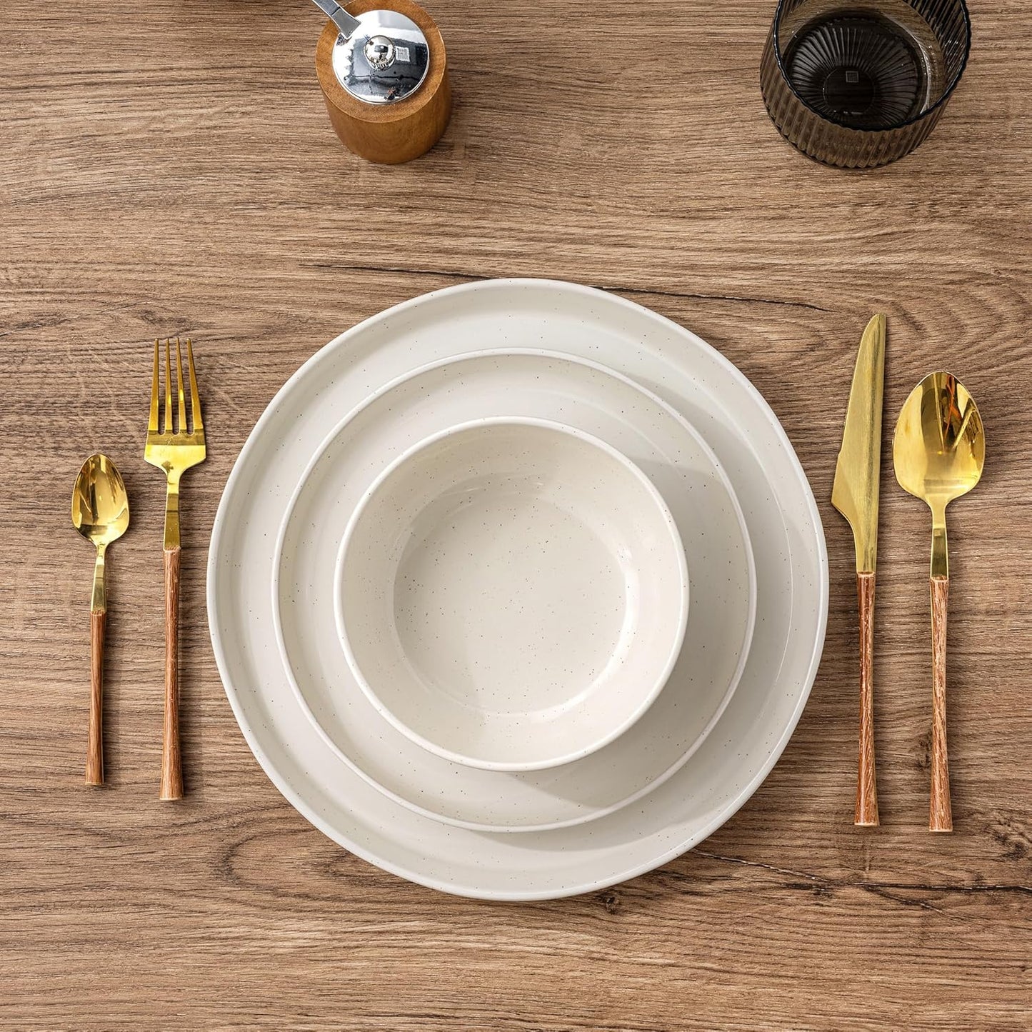 GBHOME Ceramic Dinnerware Sets for 6, 18pcs Stoneware Plates and Bowls Sets, Handmade Chip and Scratch Resistant Dishes Set, Dishwasher & Microwave Safe