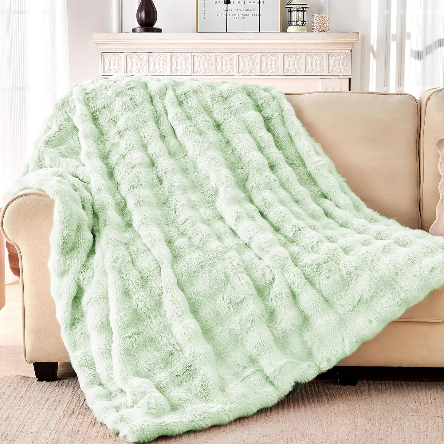 Luxury Faux Rabbit Fur Throw Blanket, Soft Bubble Fluffy Blanket Cozy Fuzzy Throw Blankets for Bed Sofa Couch, Decorative Thick Warm Plush Fuzzy Elegant Soft Mink Blanket (60" x 80", Green)