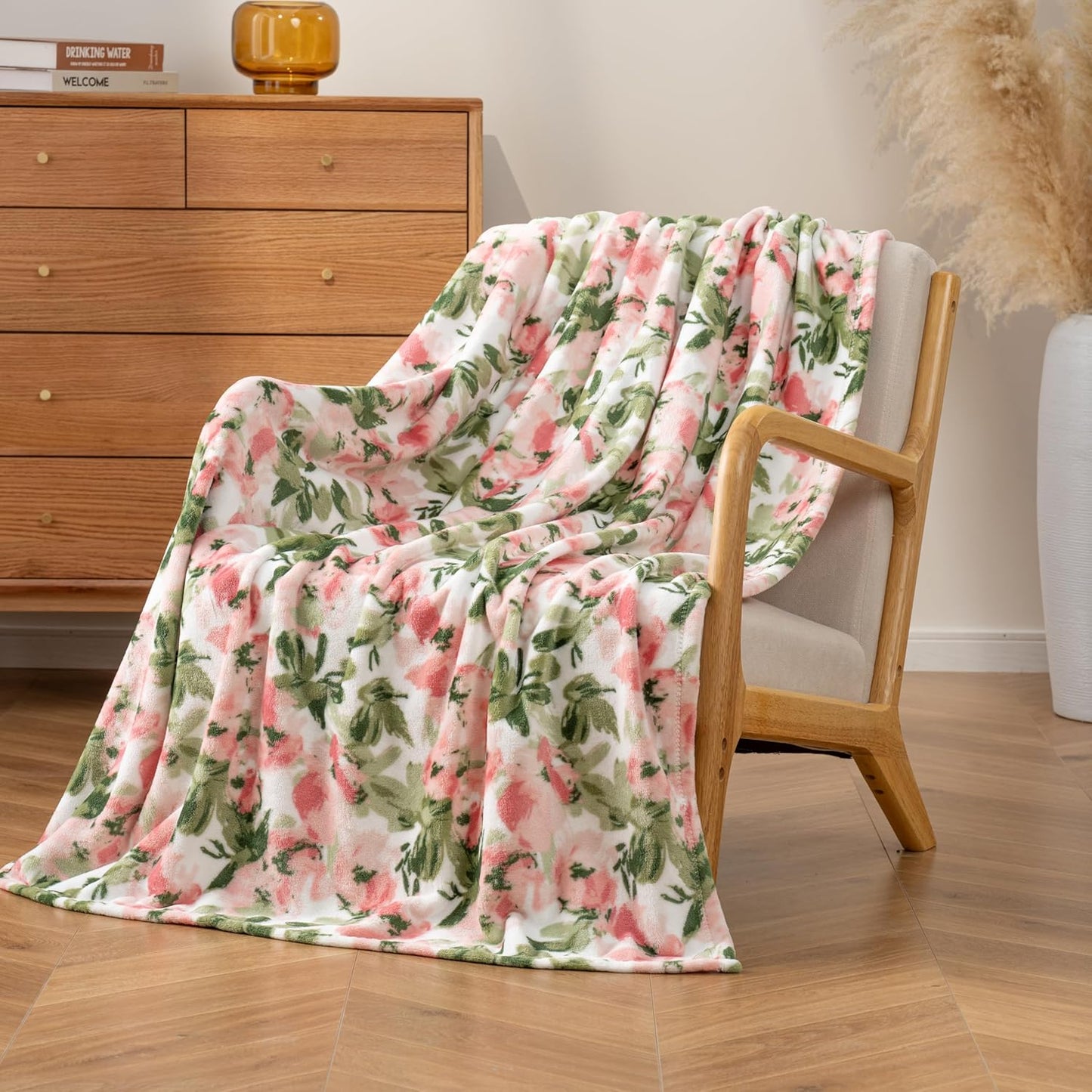 Luxury Printed Fleece Warm Throw Blanket, Soft Lightweight Velvety Plush Throw for Couch and Bed, Cozy Comfy for All Seasons(Ivory Pink Flowers, 50×70 Inches)