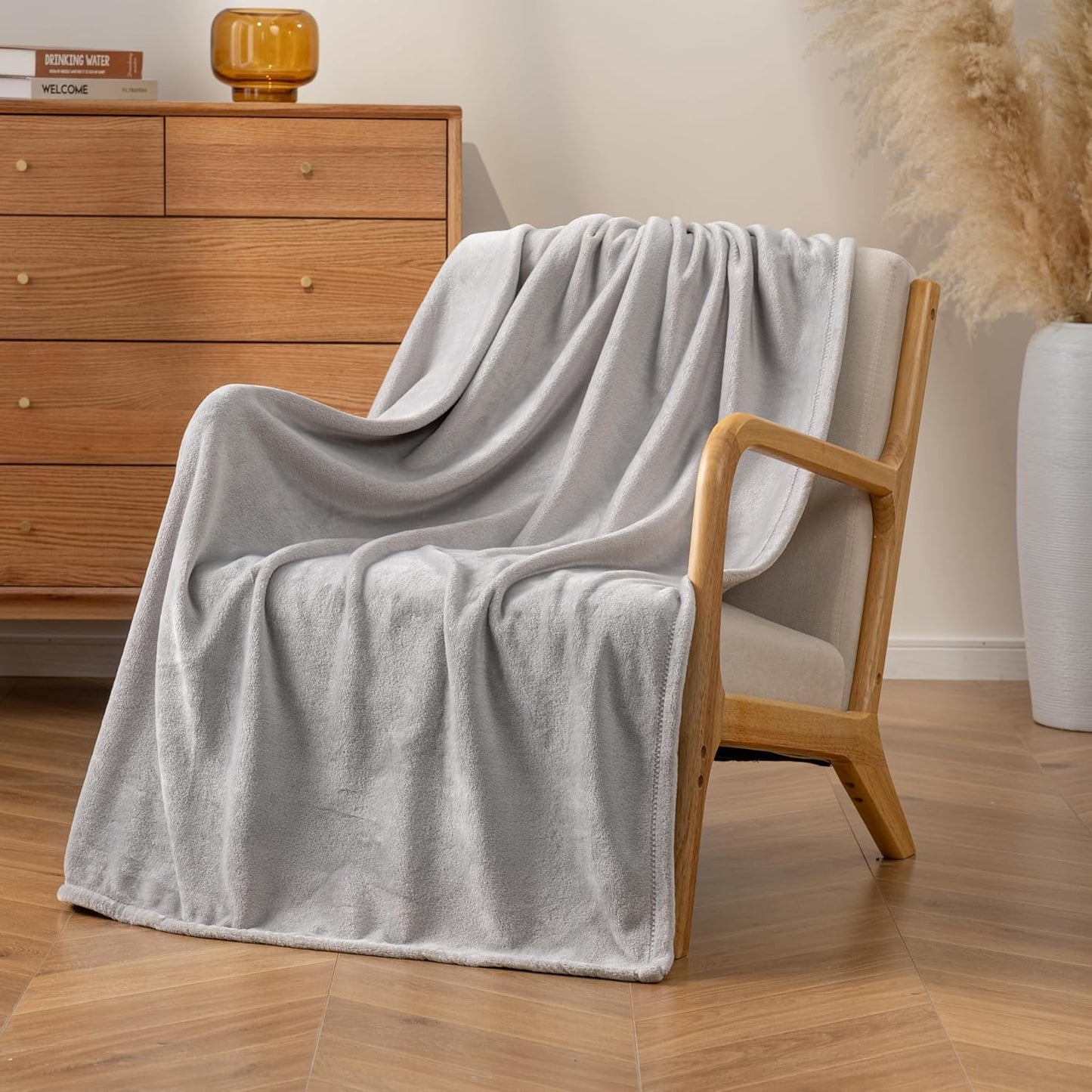 Luxury Fleece Warm Throw Blanket, Soft Lightweight Velvety Plush Throw for Couch and Bed, Cozy Comfy for All Seasons(Chateau Grey, 50×70 Inches)