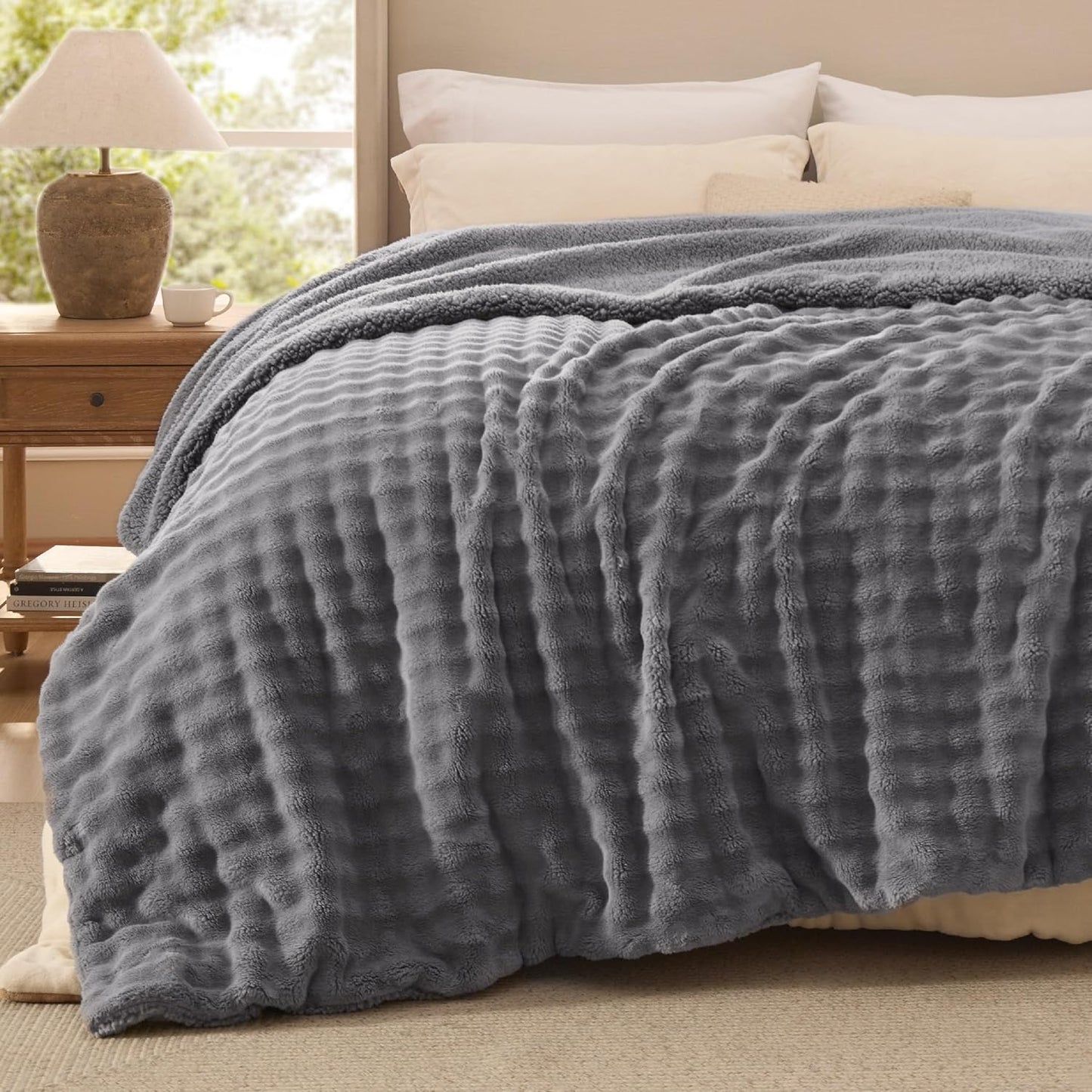 Bedsure Bubble Sherpa Blanket Queen Size for Bed - Fuzzy Fleece Thick Warm Blanket for Winter, GentleSoft Cozy Plush Throw Gift for Women, Room Decor, Grey, 90x90 Inches