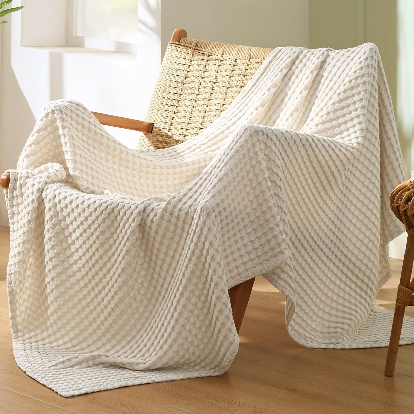 Bedsure Cooling Cotton Waffle Twin XL Blanket - Lightweight Breathable Blanket of Rayon Derived from Bamboo for Hot Sleepers, Light Beige, 66x90 Inches