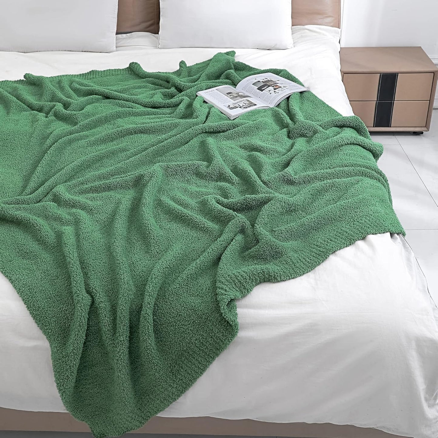 bearberry Super Soft Fluffy Throw Blanket Lightweight Cozy Warm Throw Blankets for Couch Bed Sofa All Season (Avocado Green, 40”x50”)