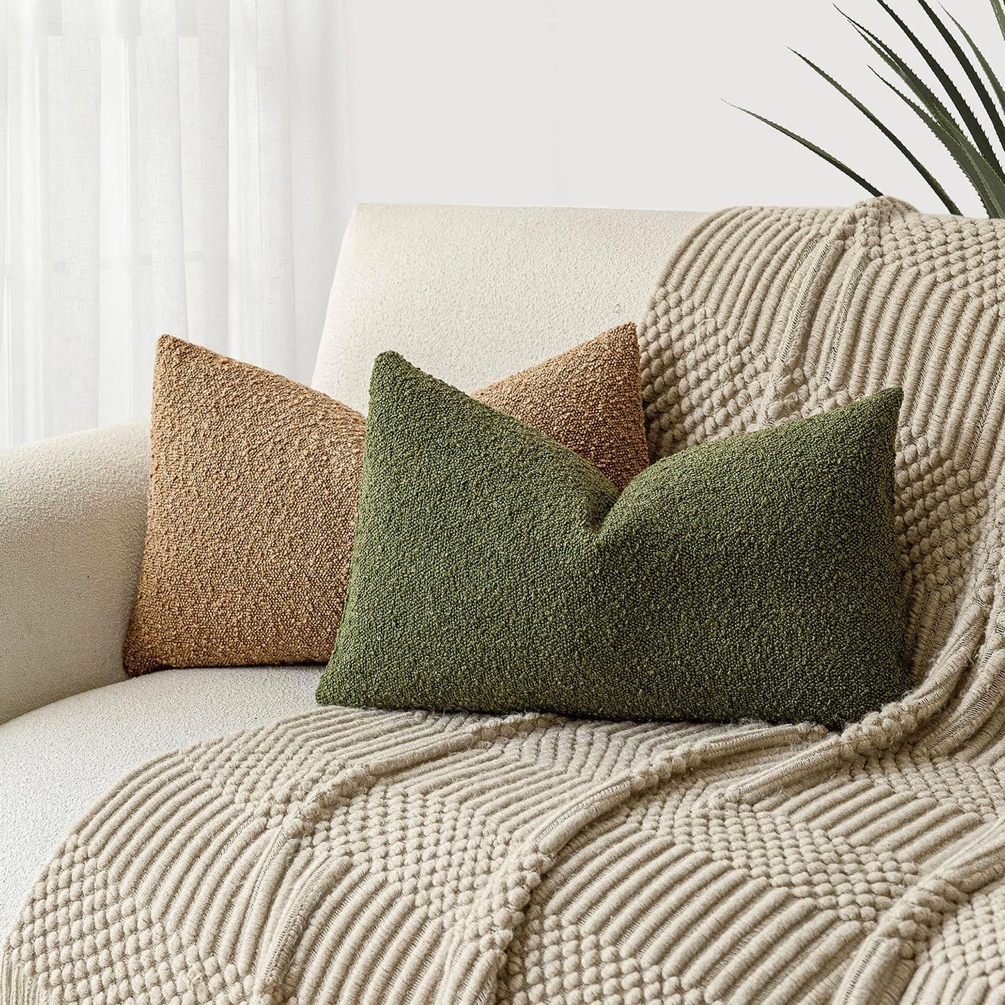 Foindtower Textured Boucle Throw Pillow Covers Accent Solid Lumbar Pillow Cases Cozy Soft Decorative Couch Cushion Case for Chair Sofa Bedroom Living Room Home Decor, 12 x 20 Inch,Green